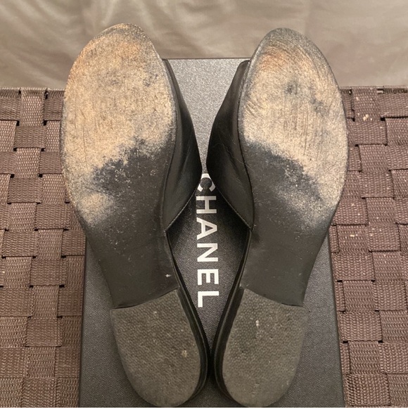 Authentic Chanel Camellia lambskin mules - Picture 7 of 7